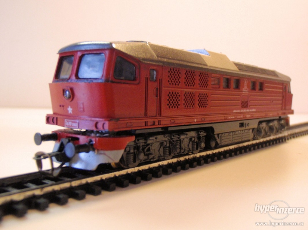 12581363-zeleznicni-modely-vlacky-masinky-1.jpg