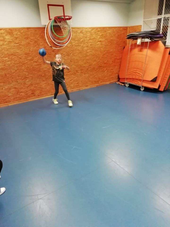 49457150_1833773790064296_6635768418425372672_n.jpg