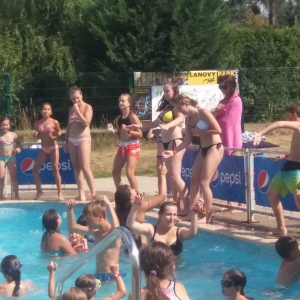 Léto s tancem 2019 1.jpg